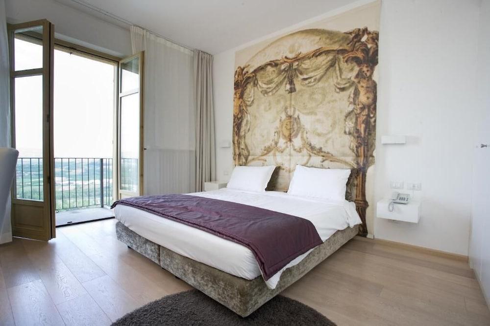 Hotel Castello Di Santa Vittoria Santa Vittoria dʼAlba エクステリア 写真
