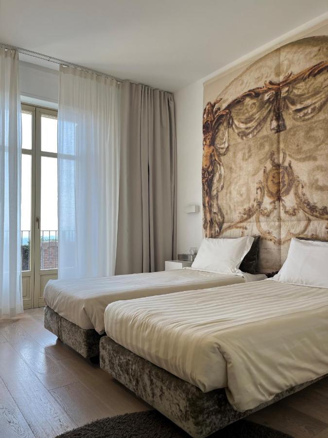 Hotel Castello Di Santa Vittoria Santa Vittoria dʼAlba エクステリア 写真