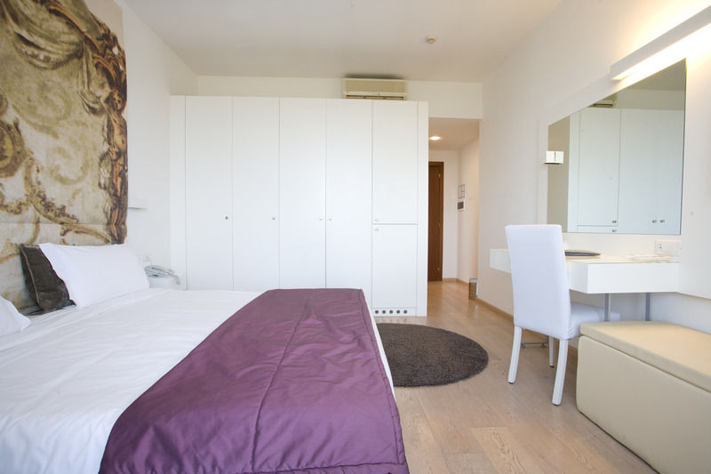 Hotel Castello Di Santa Vittoria Santa Vittoria dʼAlba エクステリア 写真