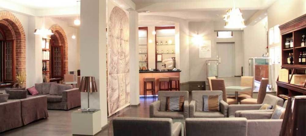 Hotel Castello Di Santa Vittoria Santa Vittoria dʼAlba エクステリア 写真