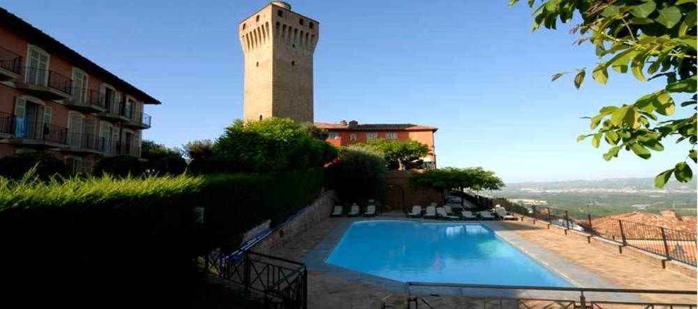 Hotel Castello Di Santa Vittoria Santa Vittoria dʼAlba エクステリア 写真