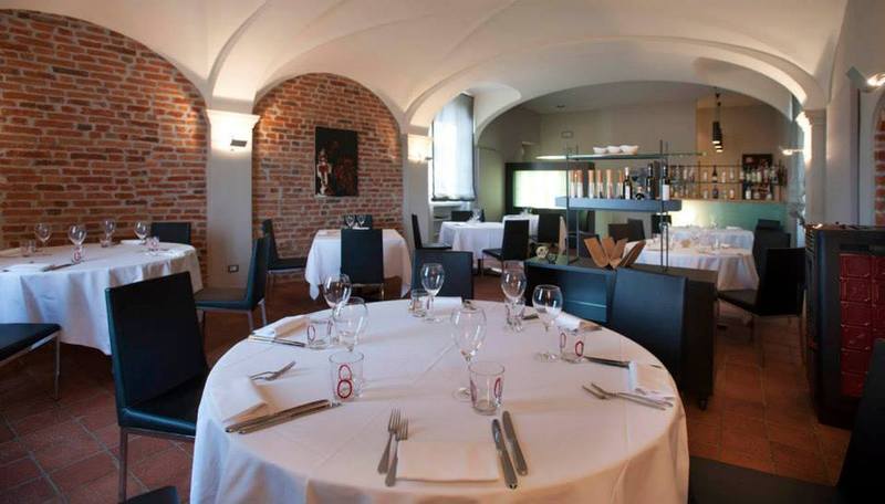 Hotel Castello Di Santa Vittoria Santa Vittoria dʼAlba エクステリア 写真